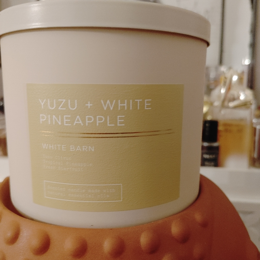 🍍BATH & BODY WORKS 3 WICK CANDLE YUZU & WHITE PINEAPPLE 🍍